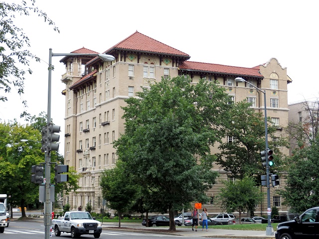 18-Woodward_Condominium