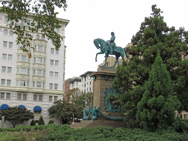 24-McClellan_Statue